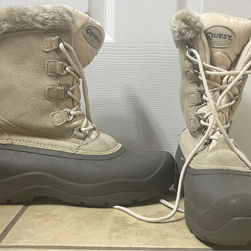 Quest Women's Thinsulate Winter Snow Boots size 10 only worn once